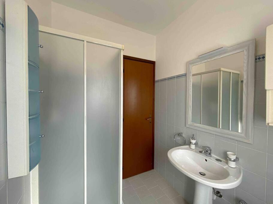 Vista Lago-Appartamento Funzionale Con Vista วาเรเซ ภายนอก รูปภาพ